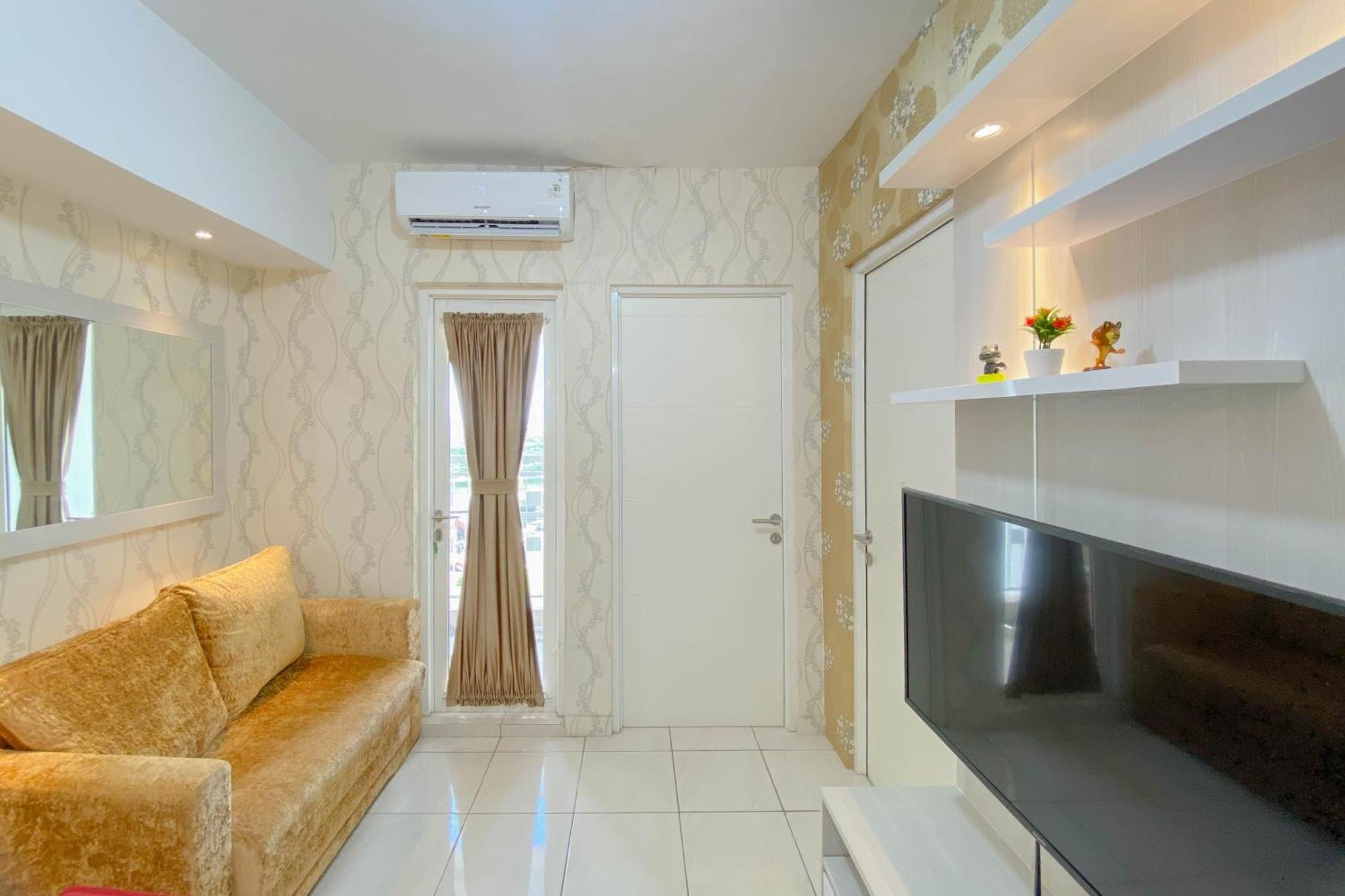 Apartemen Spacious And Homey 3br At Springlake Summarecon By Travelio