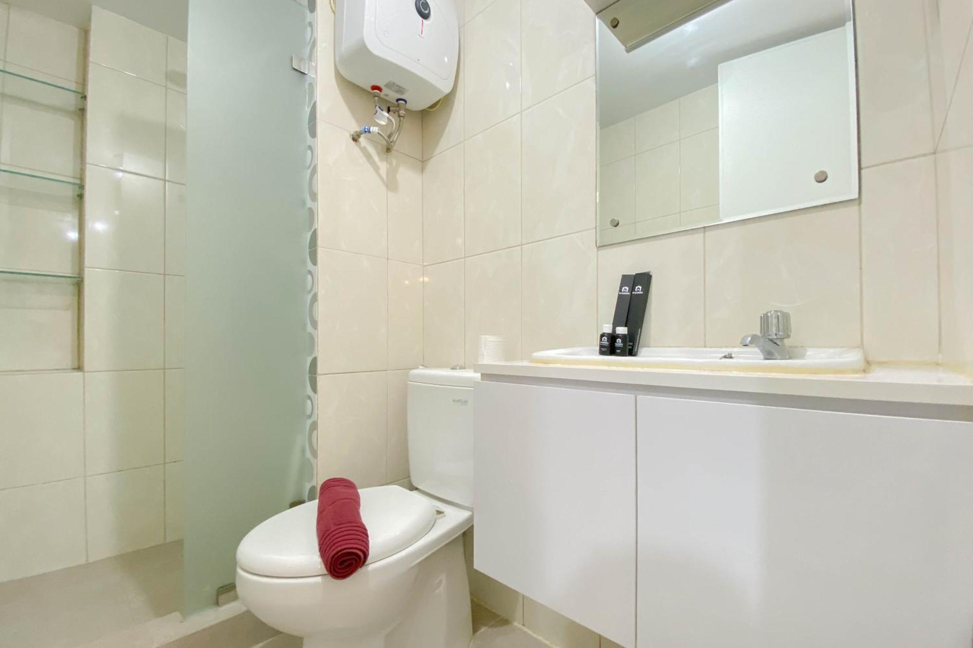 Spacious And Homey 3br At Springlake Summarecon By Travelio *
